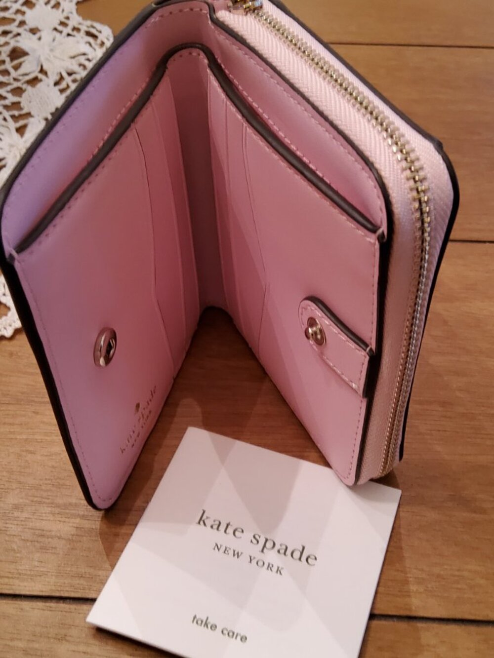 New Kate Spade Bifold Wallet in Pink - Picture 3 of 7